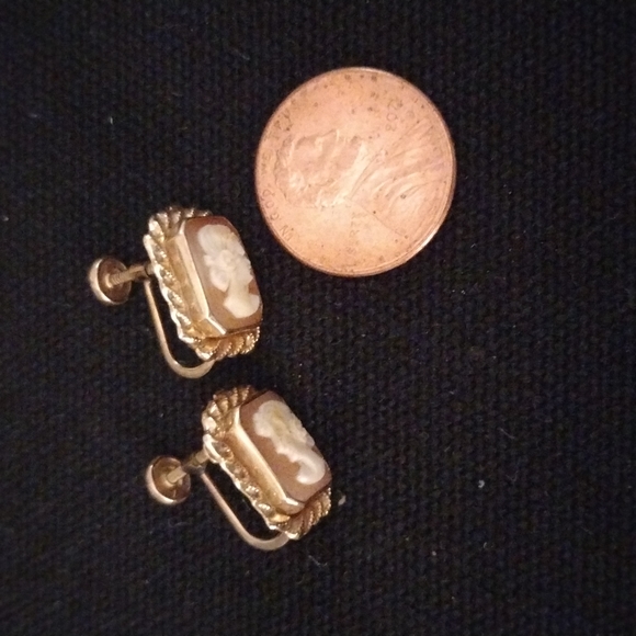 Vintage 12K GF Cameo Screw Back Earrings - Picture 6 of 6